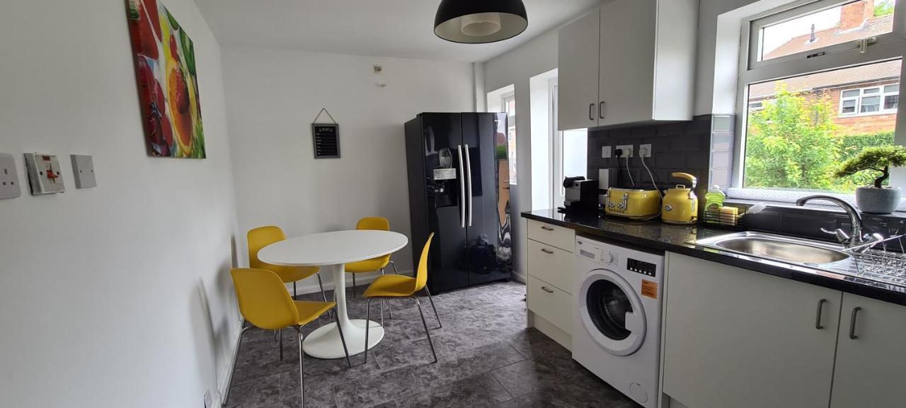 Cosy 3-Bedroom House In Aspley نوتينغهام المظهر الخارجي الصورة