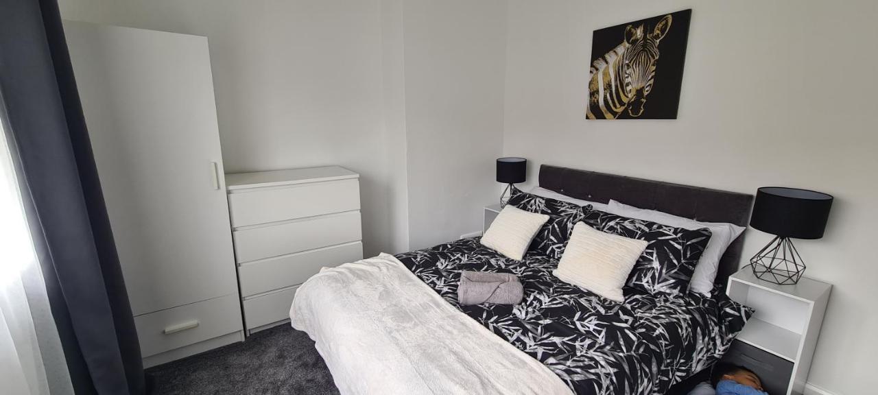 Cosy 3-Bedroom House In Aspley نوتينغهام المظهر الخارجي الصورة
