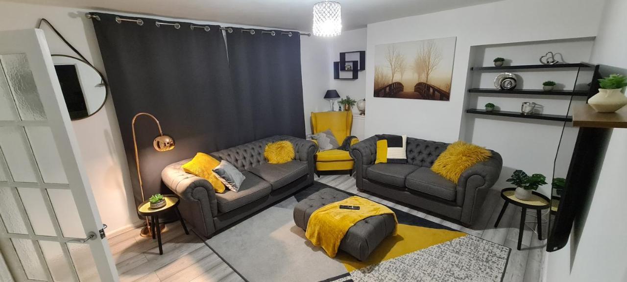 Cosy 3-Bedroom House In Aspley نوتينغهام المظهر الخارجي الصورة
